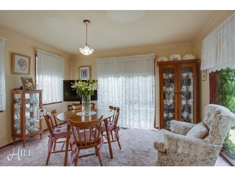 8 Tarrangower Place, Berwick VIC 3806