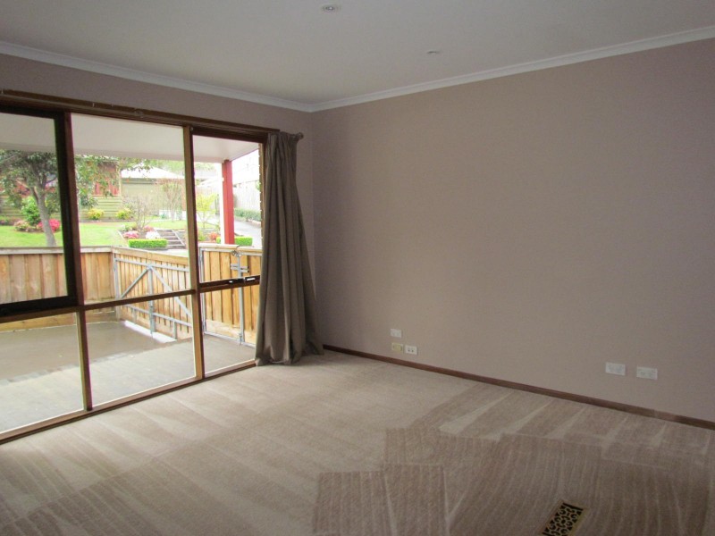 6 Bournevale Drive, Berwick VIC 3806