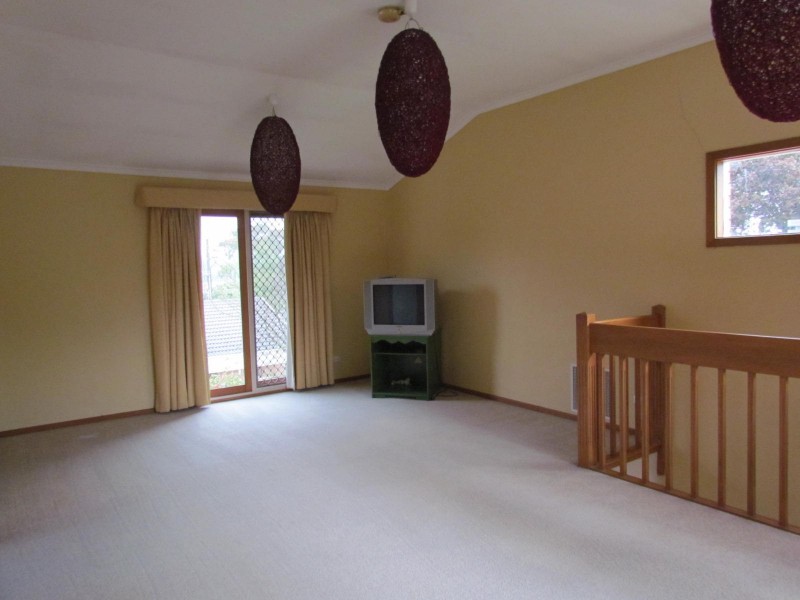 6 Bournevale Drive, Berwick VIC 3806