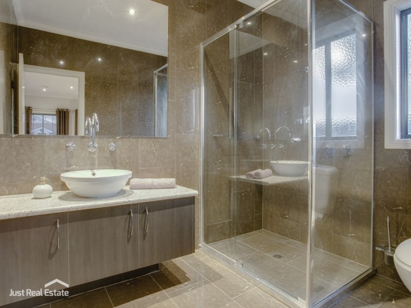 31 Vert Avenue, Narre Warren South VIC 3805