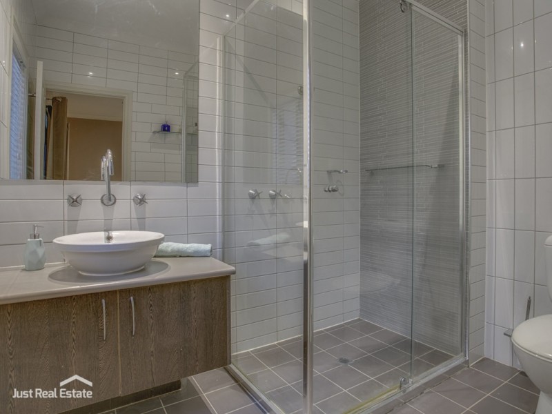 31 Vert Avenue, Narre Warren South VIC 3805