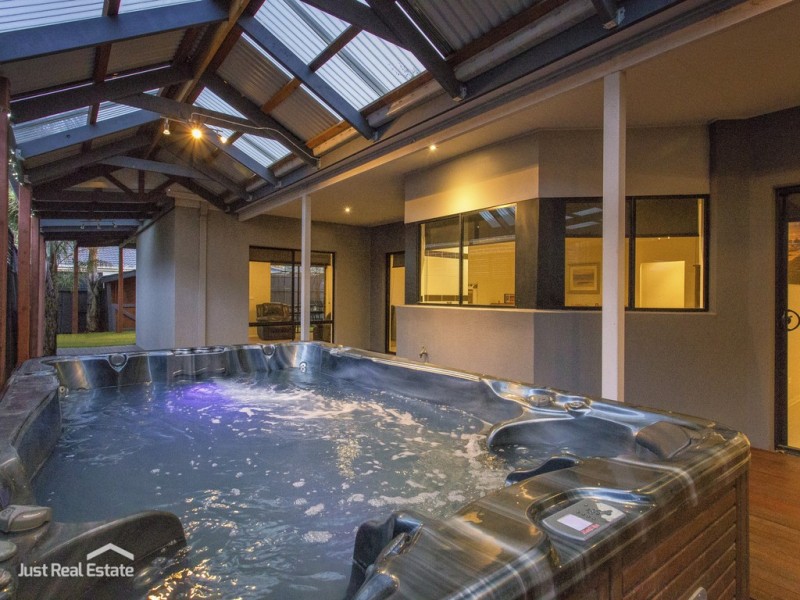 31 Vert Avenue, Narre Warren South VIC 3805