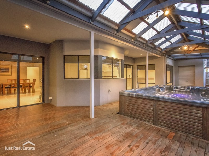 31 Vert Avenue, Narre Warren South VIC 3805