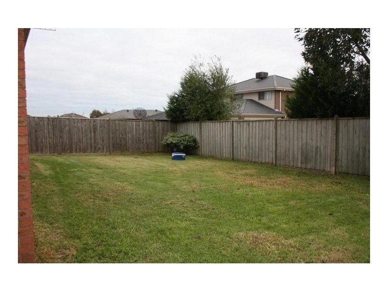 29 Baddeley Circuit, Cranbourne North VIC 3977