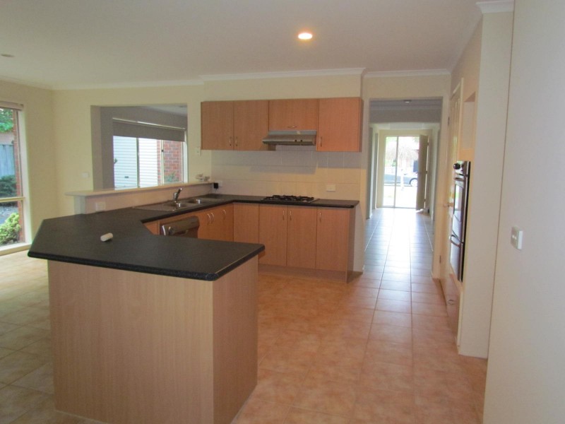 11 Napier Way, Narre Warren South VIC 3805