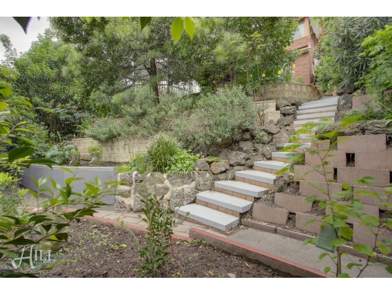 12 Inglis Road, Berwick VIC 3806