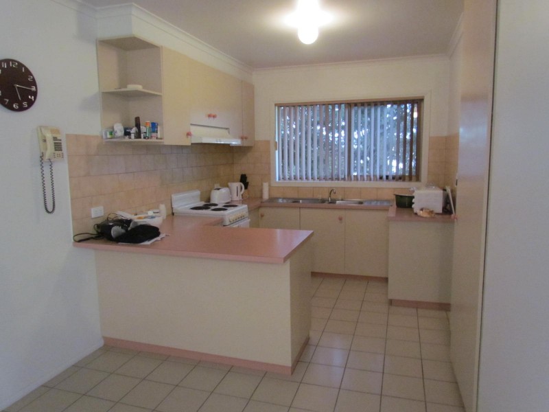 2/3 Leopold Crescent, Hampton Park VIC 3976