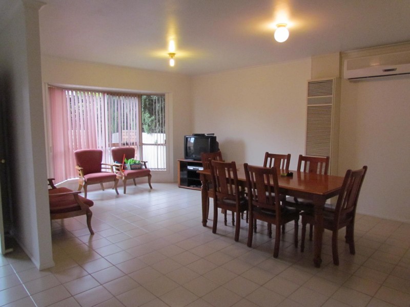 2/3 Leopold Crescent, Hampton Park VIC 3976