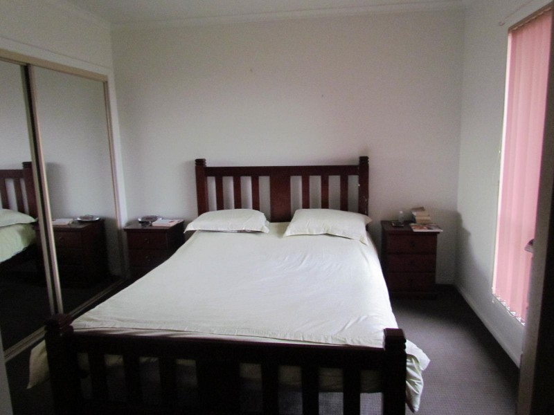 2/3 Leopold Crescent, Hampton Park VIC 3976