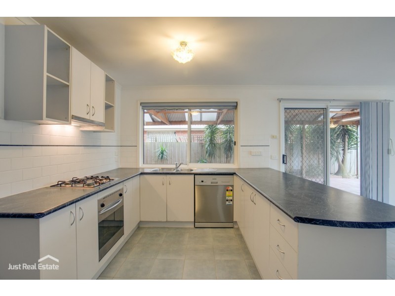 69 Tralee Circuit, Narre Warren VIC 3805