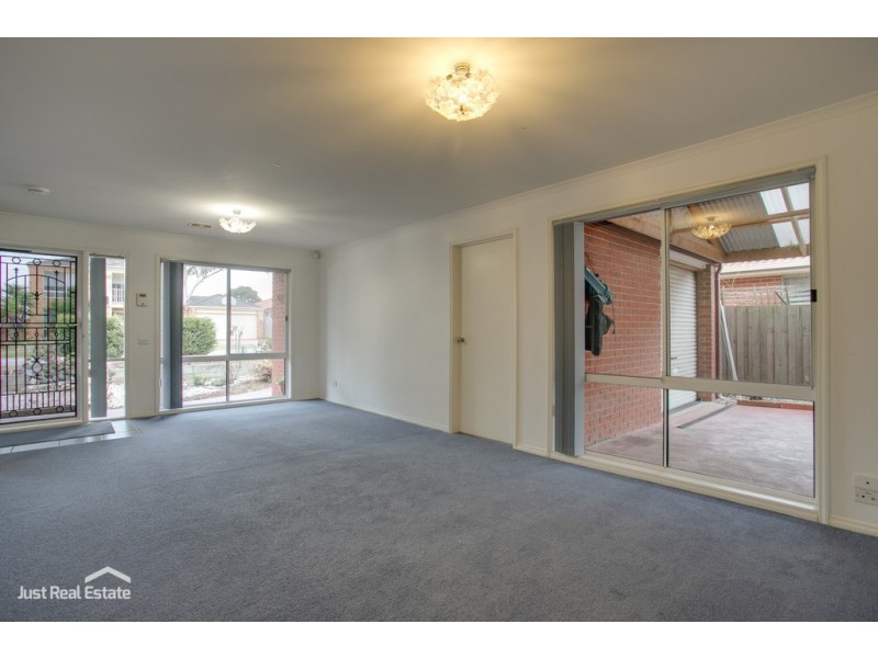 69 Tralee Circuit, Narre Warren VIC 3805