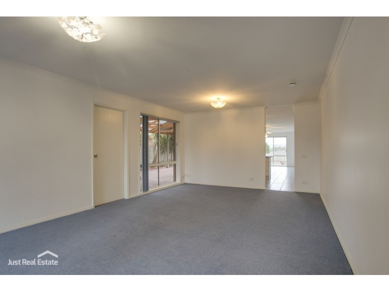 69 Tralee Circuit, Narre Warren VIC 3805