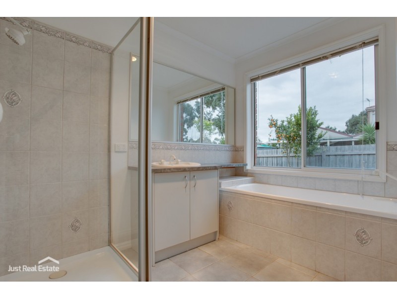 69 Tralee Circuit, Narre Warren VIC 3805
