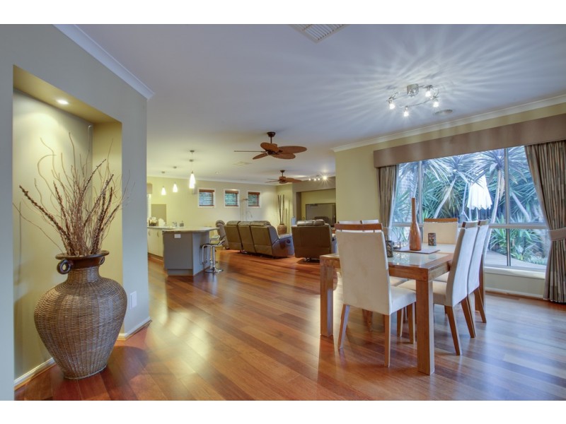 5 Emmett Avenue, Berwick VIC 3806