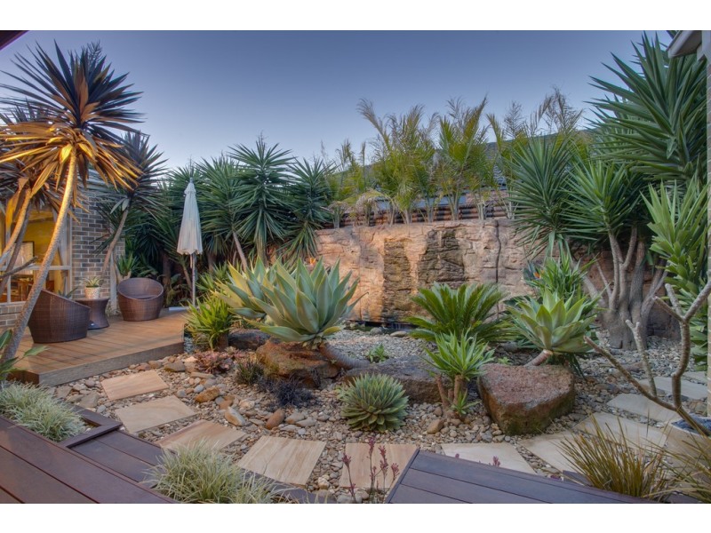 5 Emmett Avenue, Berwick VIC 3806