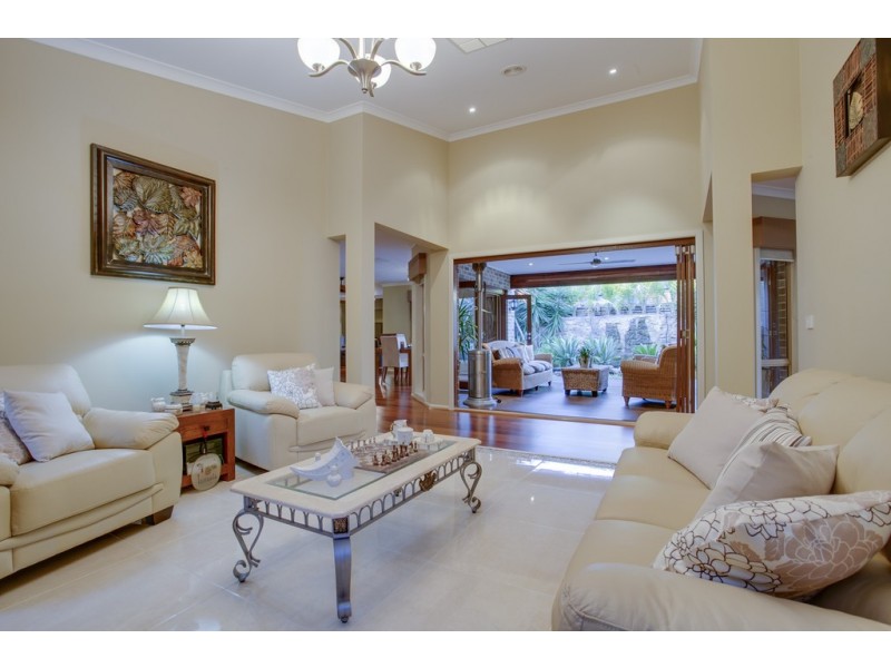 5 Emmett Avenue, Berwick VIC 3806