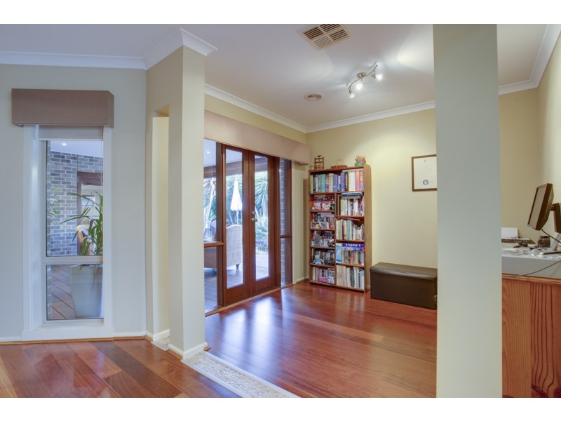 5 Emmett Avenue, Berwick VIC 3806