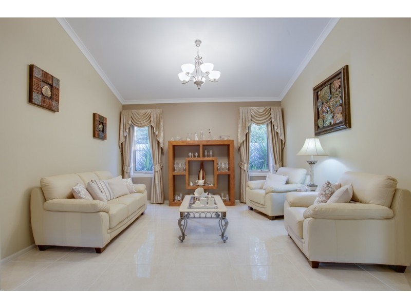 5 Emmett Avenue, Berwick VIC 3806