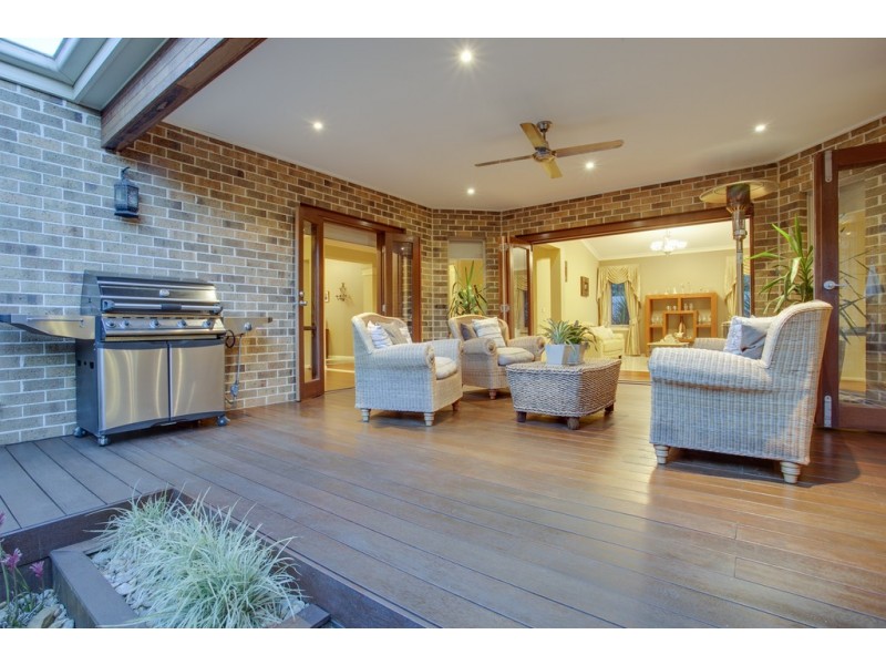 5 Emmett Avenue, Berwick VIC 3806