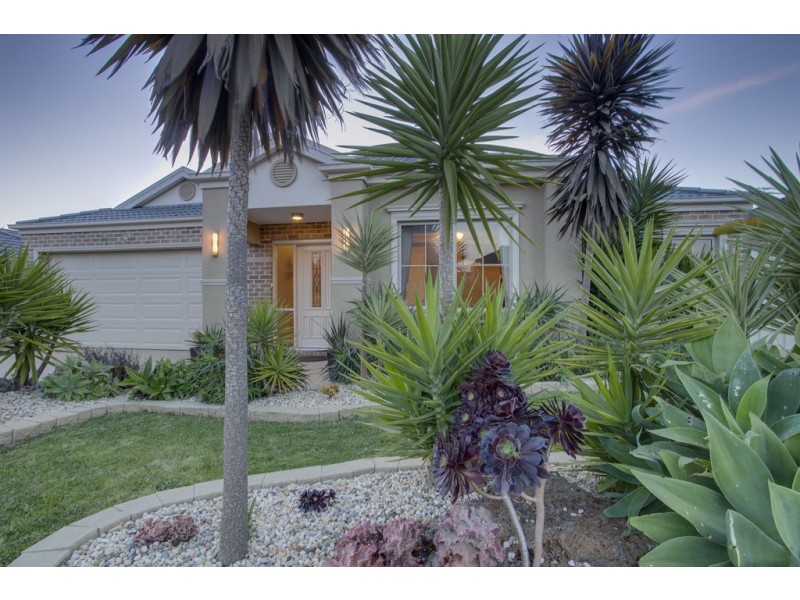 5 Emmett Avenue, Berwick VIC 3806