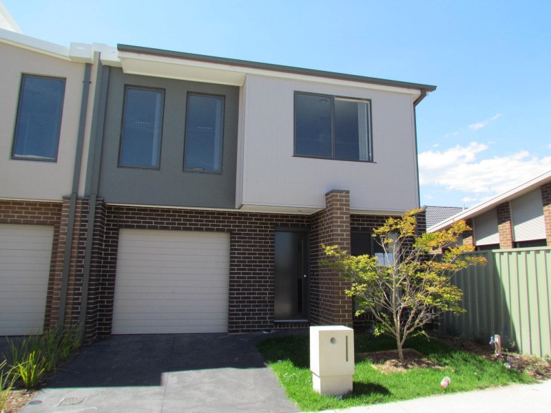 11/180 Henry Road, Pakenham VIC 3810