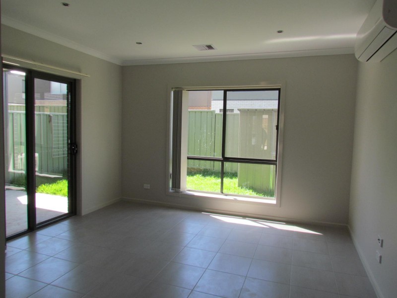 11/180 Henry Road, Pakenham VIC 3810