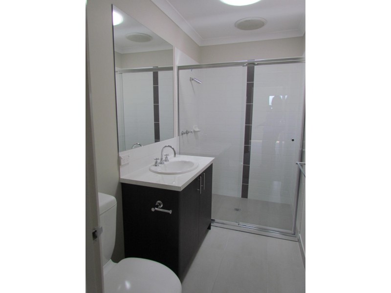 11/180 Henry Road, Pakenham VIC 3810