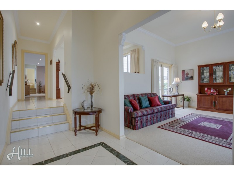 48 Avebury Drive, Berwick VIC 3806