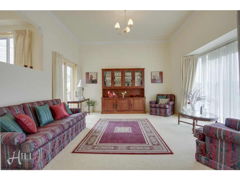 48 Avebury Drive, Berwick VIC 3806