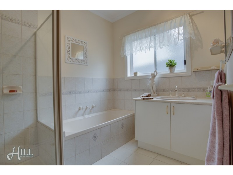 48 Avebury Drive, Berwick VIC 3806