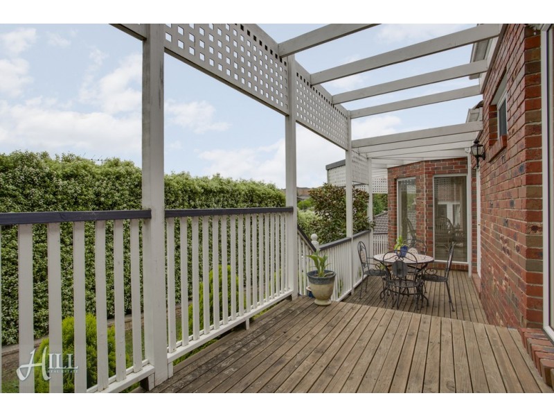 48 Avebury Drive, Berwick VIC 3806