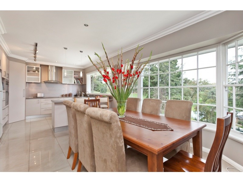 14 Inglis Road, Berwick VIC 3806