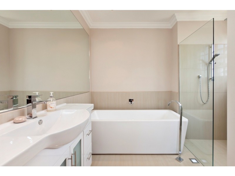 14 Inglis Road, Berwick VIC 3806