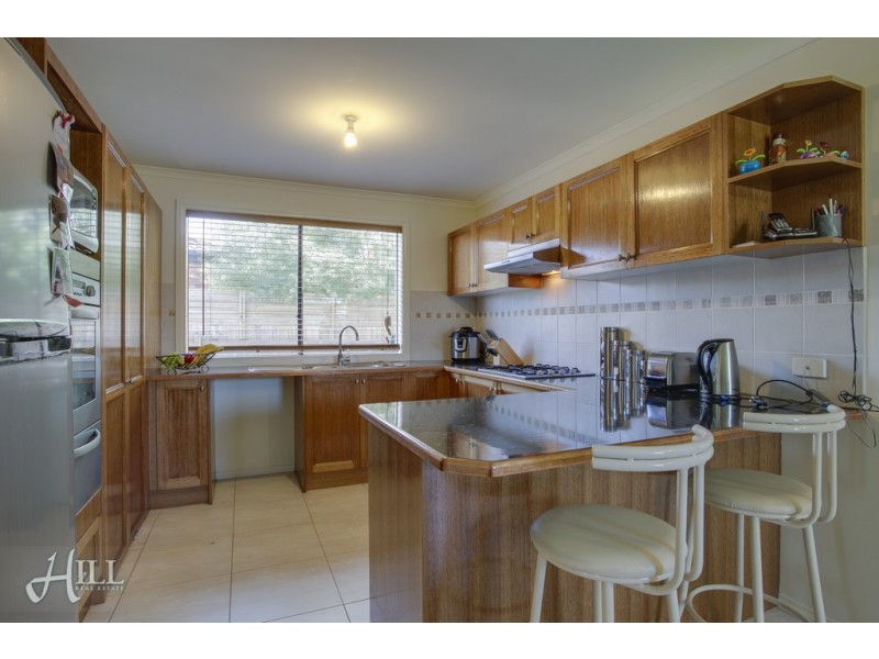 17 Lisburn Way, Berwick VIC 3806