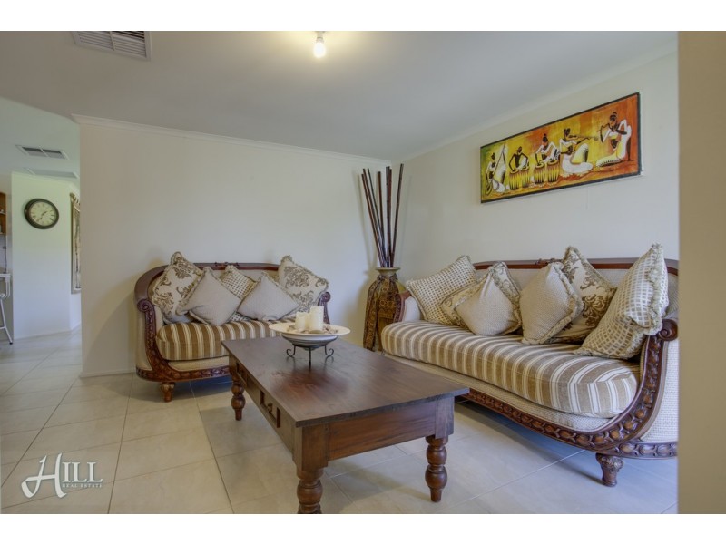 17 Lisburn Way, Berwick VIC 3806