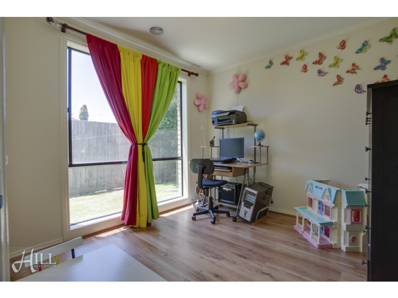 17 Lisburn Way, Berwick VIC 3806