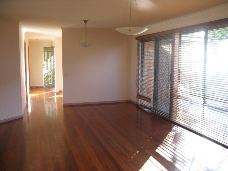 33 Allardice Parade, Berwick VIC 3806