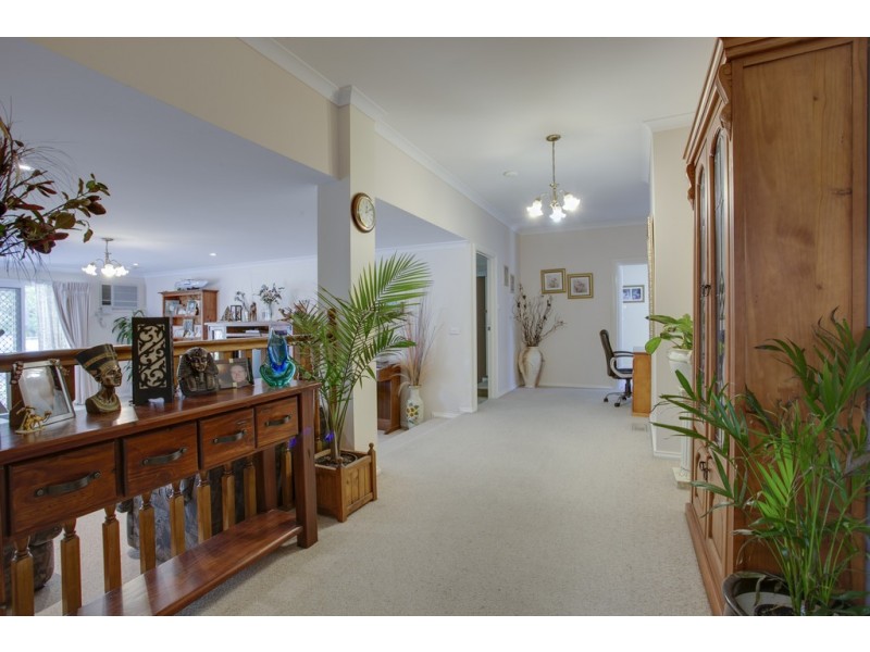 11 Glenwood Road, Narre Warren North VIC 3804