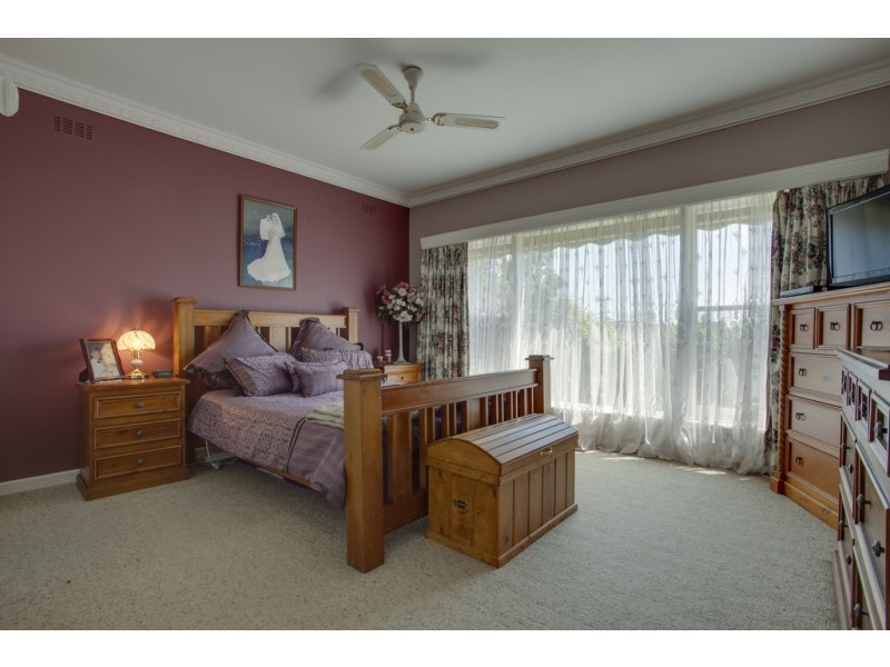 11 Glenwood Road, Narre Warren North VIC 3804