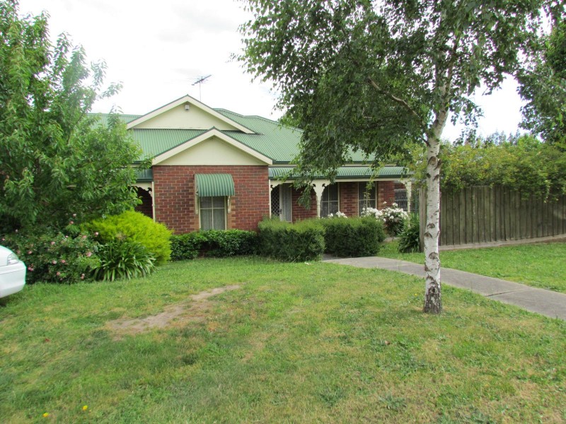 5 Furness Court, Berwick VIC 3806