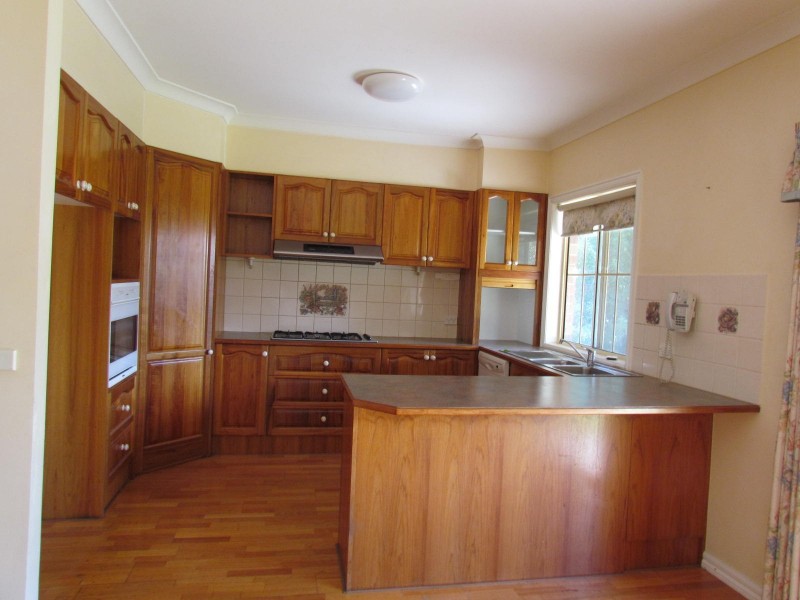 5 Furness Court, Berwick VIC 3806