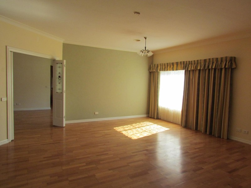 5 Furness Court, Berwick VIC 3806