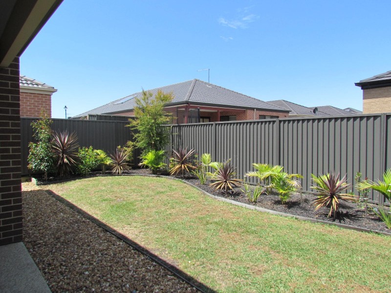 4 Westwood Grove, Pakenham VIC 3810