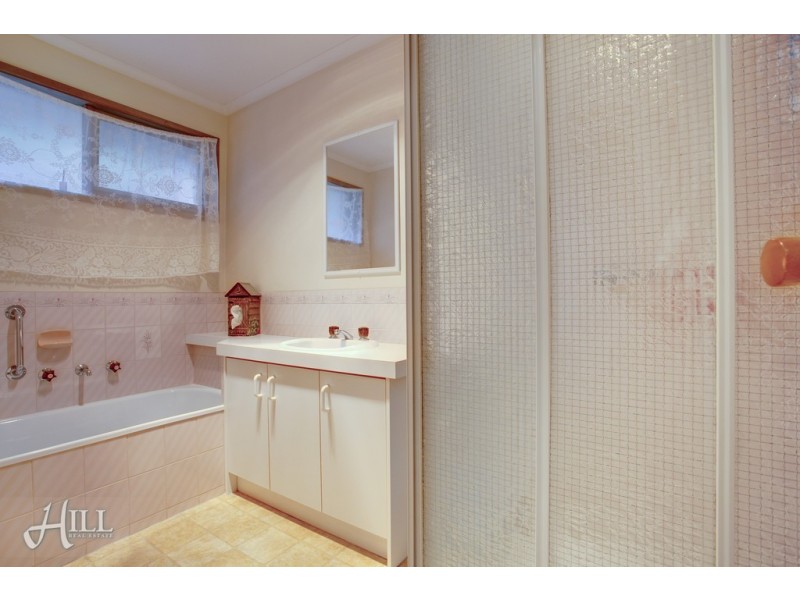 16 Harwood Court, Berwick VIC 3806