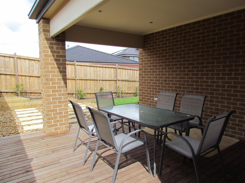 5 Shakespeare Grove, Officer VIC 3809