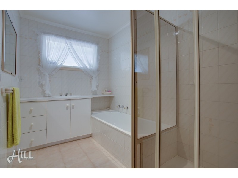 24 Sweeney Drive, Narre Warren VIC 3805