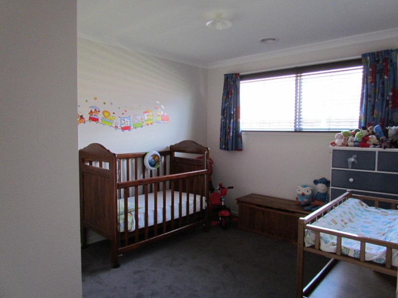 36 Yammerbook Way, Cranbourne East VIC 3977