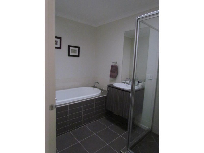 36 Yammerbook Way, Cranbourne East VIC 3977