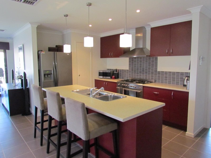 36 Yammerbook Way, Cranbourne East VIC 3977