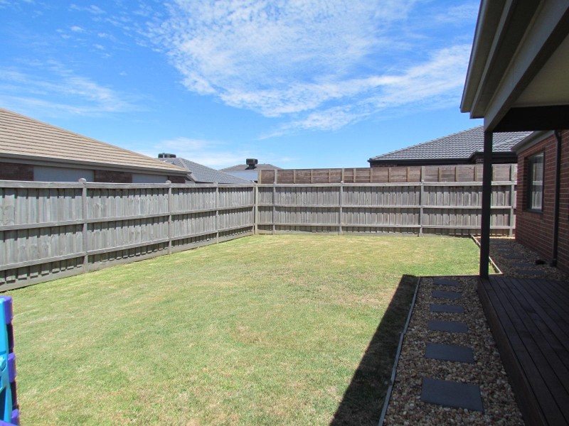 36 Yammerbook Way, Cranbourne East VIC 3977